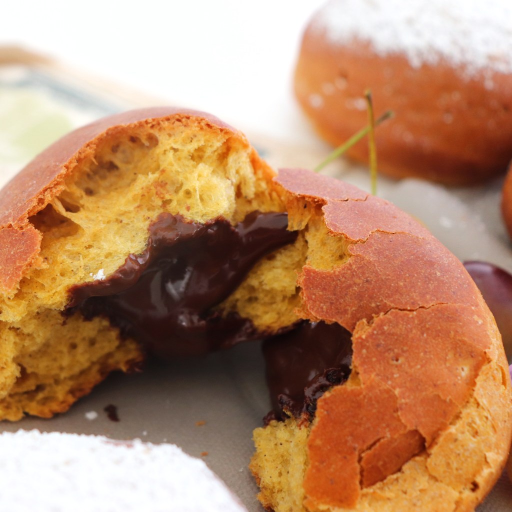 Bomboloni alla zucca al forno con nocciolata vegan