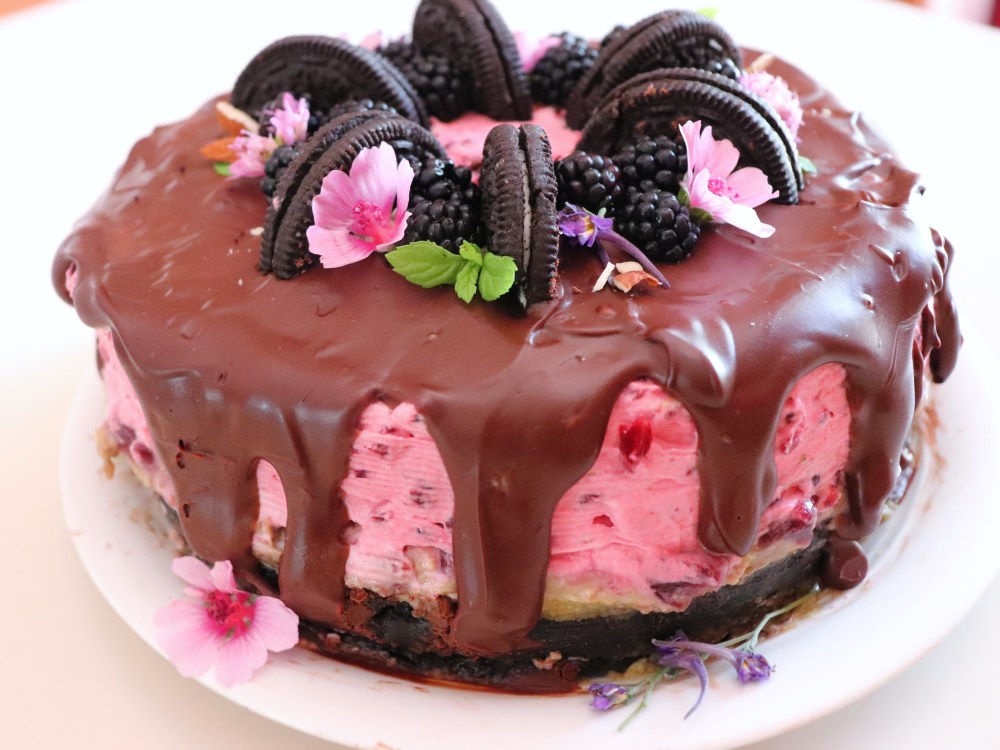 Cheesecake frutti di bosco e pistacchi senza latte e uova